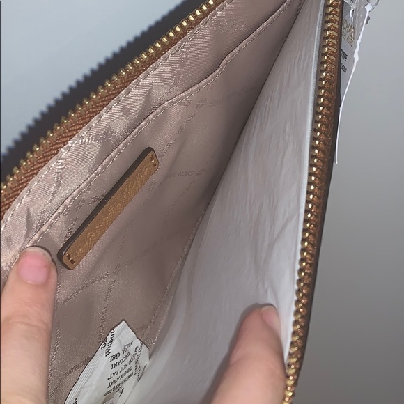 Michael Kors clutch - Picture 4 of 4